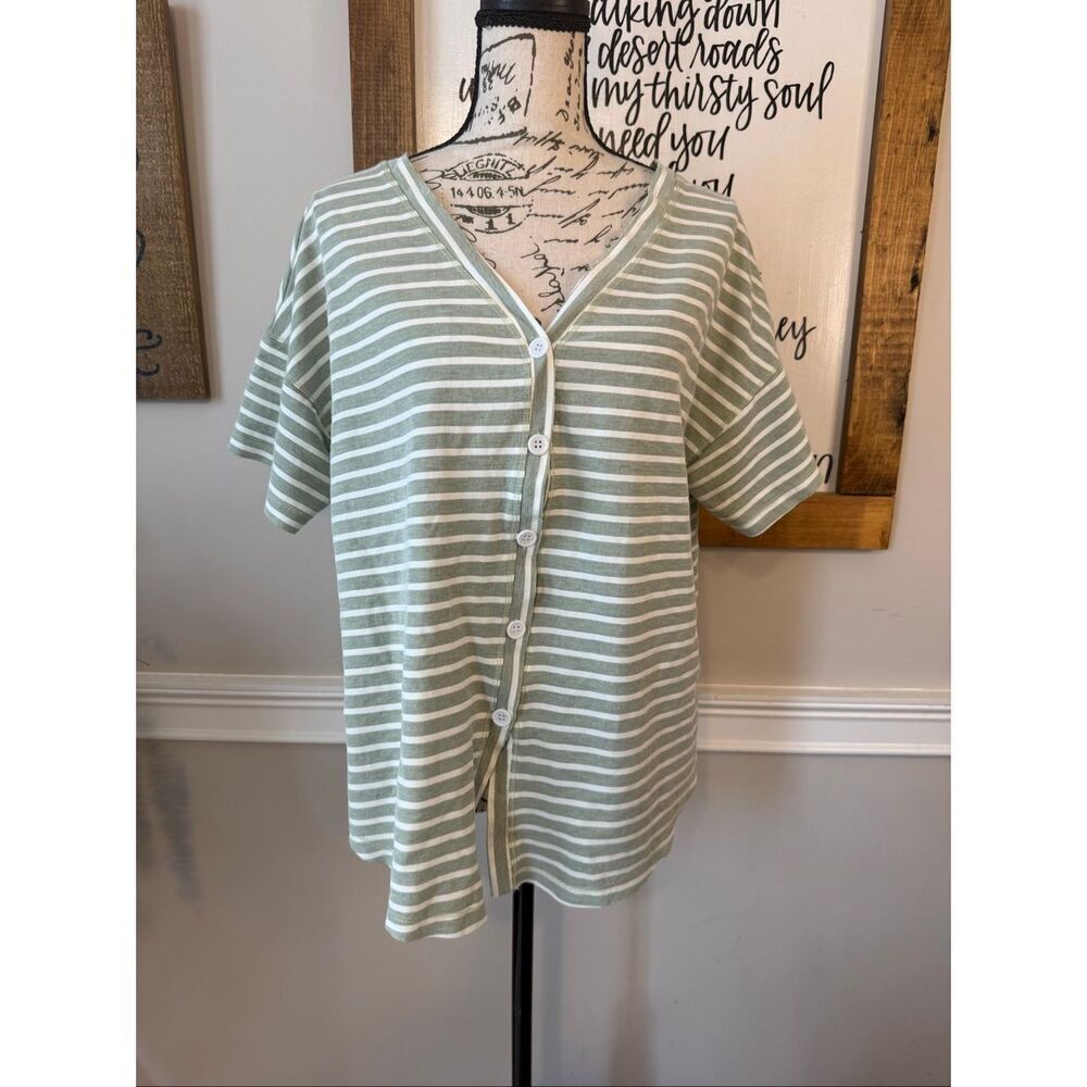 Everly Women's Stripe V-Neck Short Sleeve Blouse Green White Small NWOT